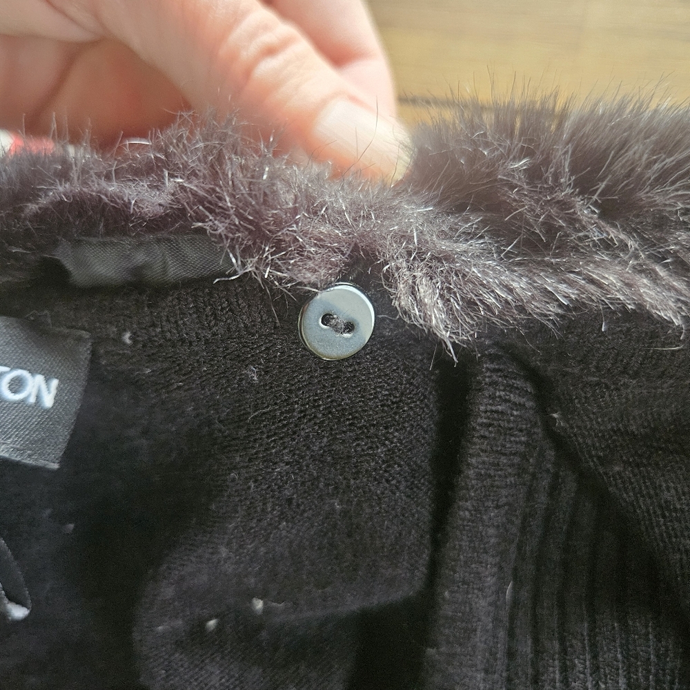 Unique Norton McNaughton Black Sweater Cardigan with Faux Fur Collar.size Small - Picture 8 of 8